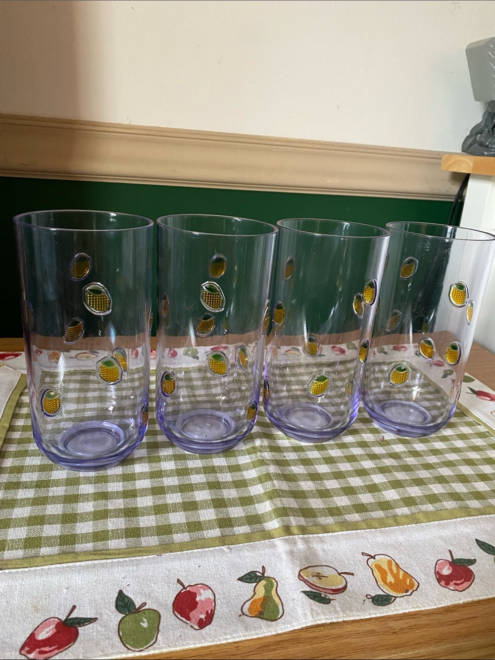 Clear Plastic Tumbler Set of 4 with Yellow Lemon Accents